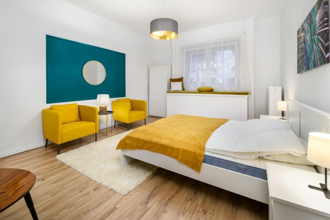 Stylish Spot By The River Danube Budapest Luaran gambar